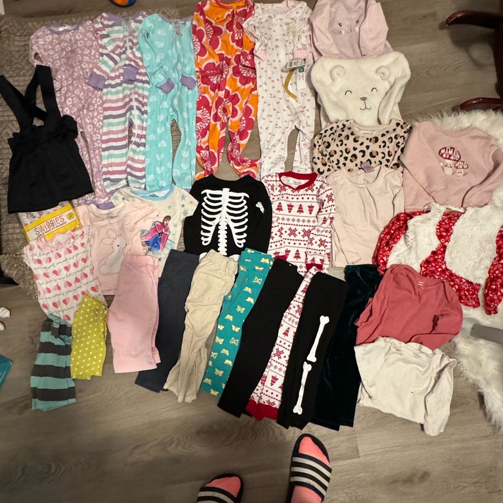 Assorted Baby Clothing Set -Size 24 Months & 2T - Picture 8 of 8